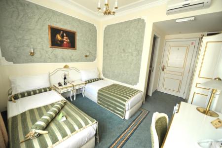 Отель Queen's Astoria Design Hotel в Белград - Сербия