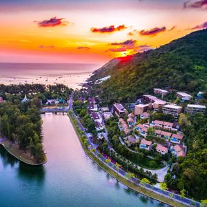 отель Sunsuri Phuket