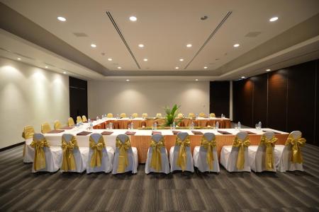 Отель The Grand Southsea Khaolak Beach Resort в Као Лак - Таиланд