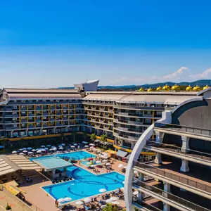 отель SENZA The Inn Resort & Spa