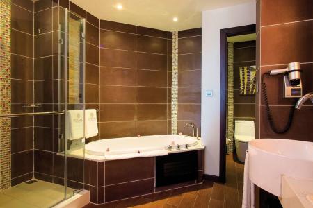 Отель Crystals Beach Resort Belle Mare в Бель Мар - Маврикий