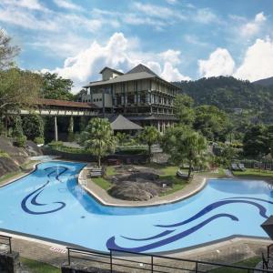 отель Earl`s Regency