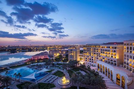 Отель The Ritz-Carlton Abu Dhabi Grand Canal в Абу Даби  Аль Айн - ОАЭ