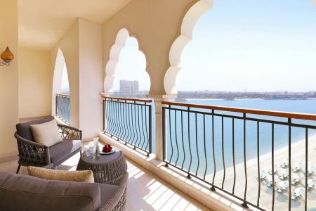 Отель The Ritz-Carlton Abu Dhabi Grand Canal в Абу Даби  Аль Айн - ОАЭ