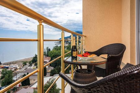 Отель Barton Park в Алушта - Россия