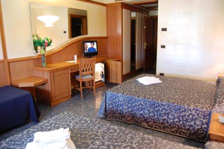 Отель Hotel Centrale в Ривьера ди Улиссе - Италия