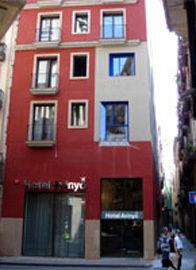 отель Catalonia Avinyo