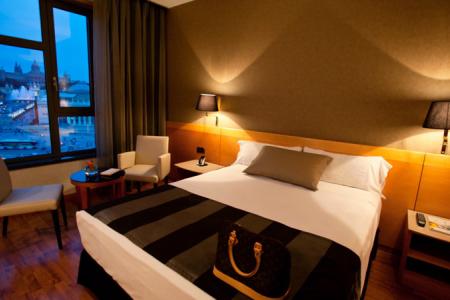 Отель Catalonia Barcelona Plaza в Барселона - Испания