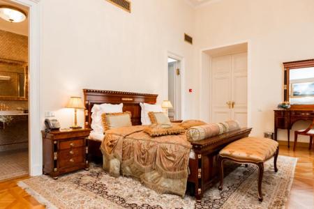 Отель Петровский Путевой Дворец в Москва - Россия