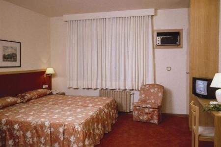 Отель Catalonia Park Guell  в Барселона - Испания