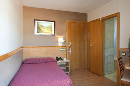 Отель Catalonia Park Guell  в Барселона - Испания