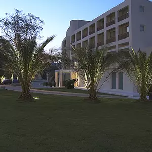 отель Plaza Resort Hotel