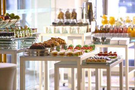 Отель The Stones Hotel - Legian Bali, Autograph Collection в Кута - Индонезия