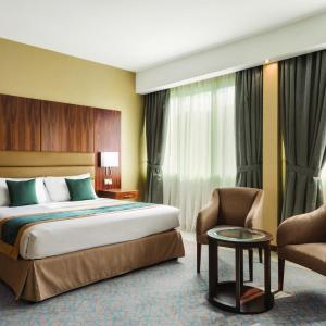 отель Howard Johnson Hotel Abu Dhabi