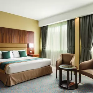 отель Howard Johnson Hotel Abu Dhabi