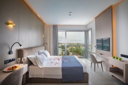 Cavo Maris Beach Hotel