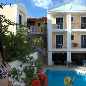 отель Renia Hotel Apartments