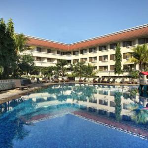 отель Hotel Santika Premiere Jogja