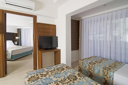 Отель Palm Wings Kusadasi Beach Resort в Кушадасы - Турция