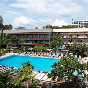 отель Basaya Beach Hotel & Resort