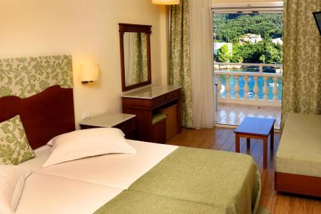 Akrotiri Beach Hotel