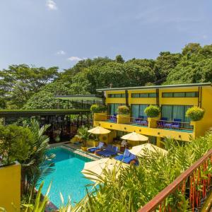 отель CC`s Hideaway Hotel