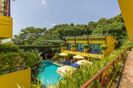 Отель CC`s Hideaway Hotel в пляж Карон - Таиланд