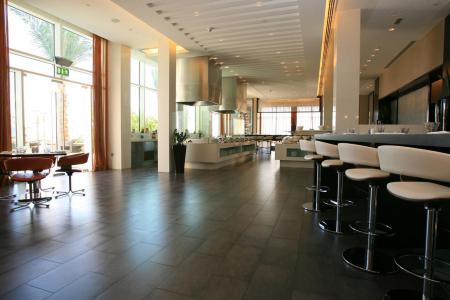 Отель Yas Plaza Circuit в Абу Даби  Аль Айн - ОАЭ