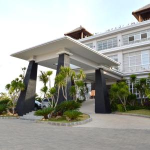 отель Lorin New Kuta Hotel