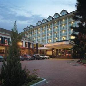 отель Century Pines Resort