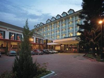 Отель Century Pines Resort в Камерон Хайленд - Малайзия