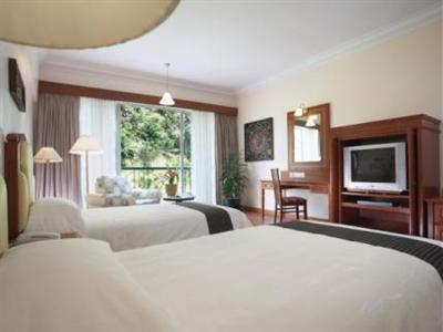 Отель Century Pines Resort в Камерон Хайленд - Малайзия