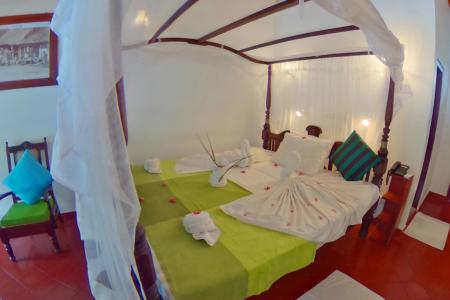 Отель Sri Gemunu Beach Resort в Унаватуна - Шри-Ланка