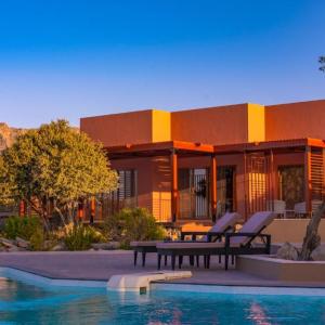 отель Sahab Resort and Spa