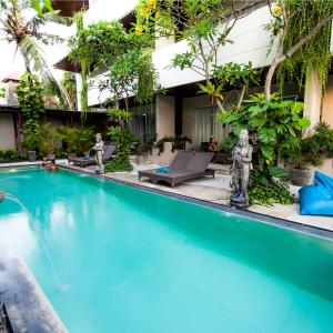 отель The Sunset Mansion Seminyak