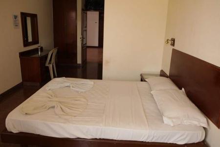 Отель Mobor Beach Resort в Кавелоссим - Индия