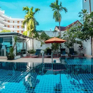 отель Citrus Patong Hotel