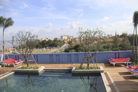 Frangipani Royal Palace Hotel