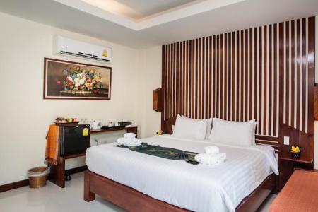 Отель T-Villa в пляж Най Янг - Таиланд