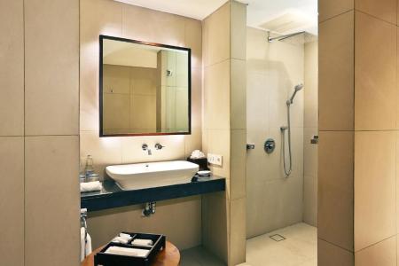 Отель THE 1O1 Bali Fontana Seminyak в Кута - Индонезия