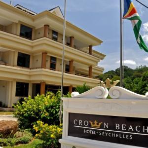 отель Crown Beach Hotel