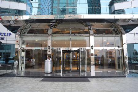 Отель Golden Tulip Media в Аль Барша - ОАЭ