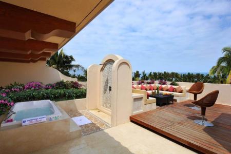 Wyndham Grand Plaza Royale Hainan Longmu Bay