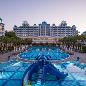 отель Rubi Platinum Spa Resort & Suites