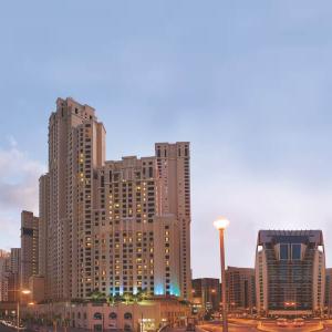отель Ramada Hotel & Suites by Wyndham Dubai JBR
