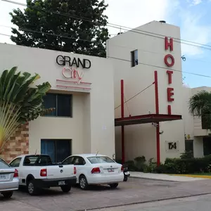 отель Grand City Hotel