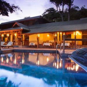 отель Enchanted Island Resort