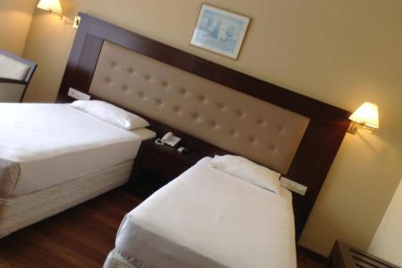 Отель Devon Hotel  в Канди - Шри-Ланка