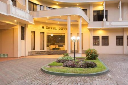 Отель Devon Hotel  в Канди - Шри-Ланка