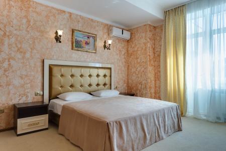 Отель Царь Евпатор в Евпатория - Россия